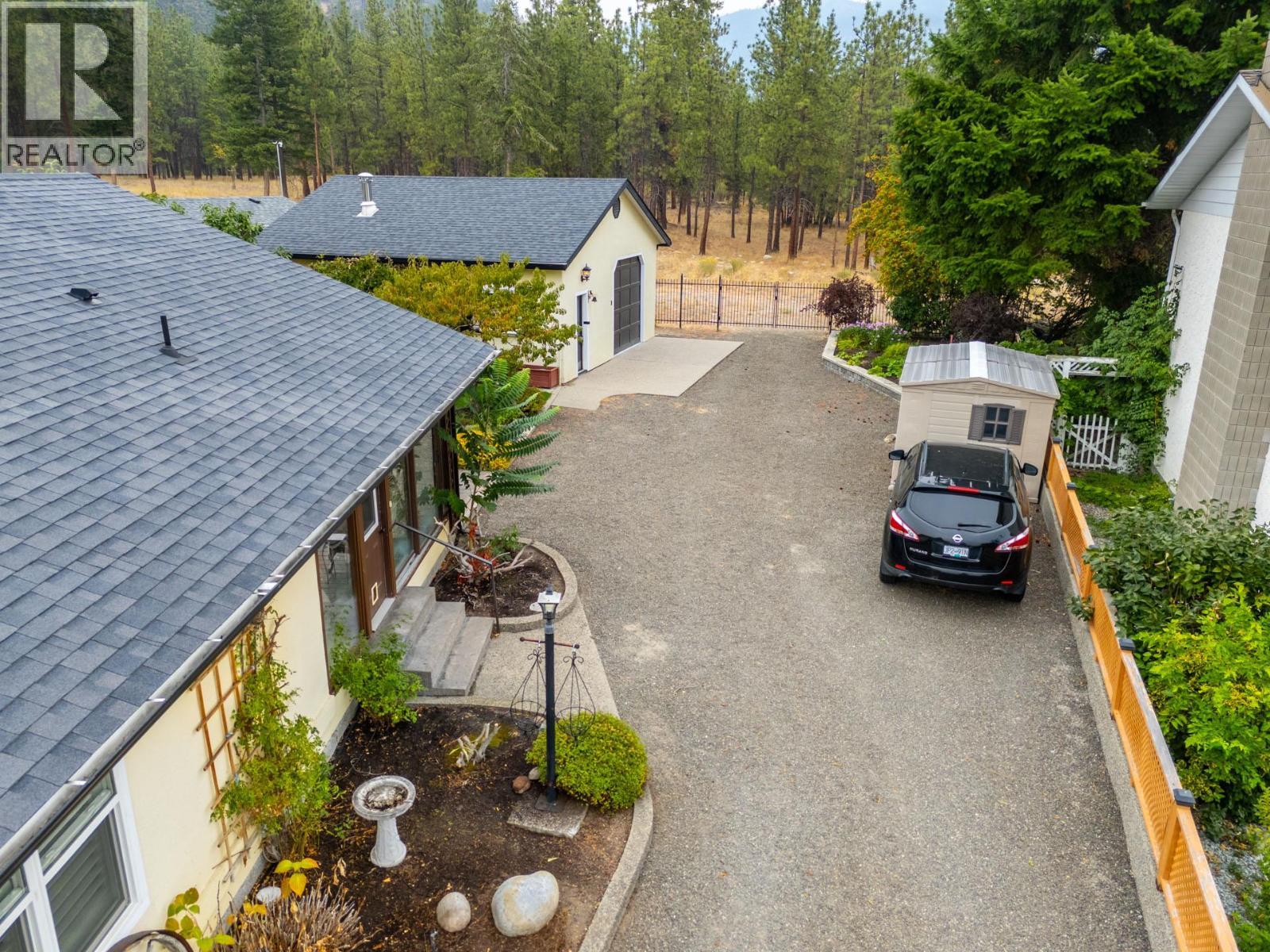 4188 6 Avenue, Peachland, BC - Outdoor