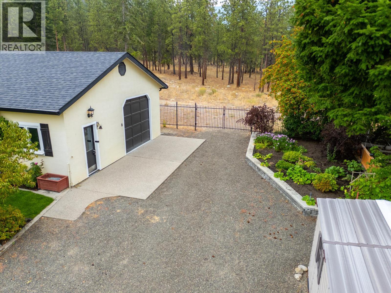 4188 6 Avenue, Peachland, BC - Outdoor