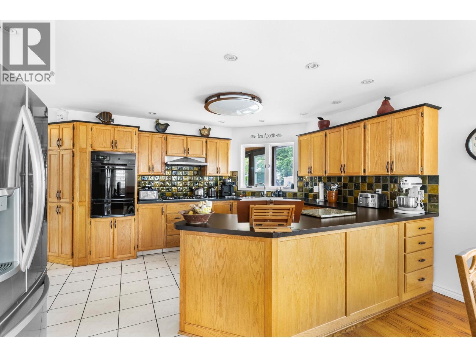 4188 6 Avenue, Peachland, BC - Indoor Photo Showing Kitchen