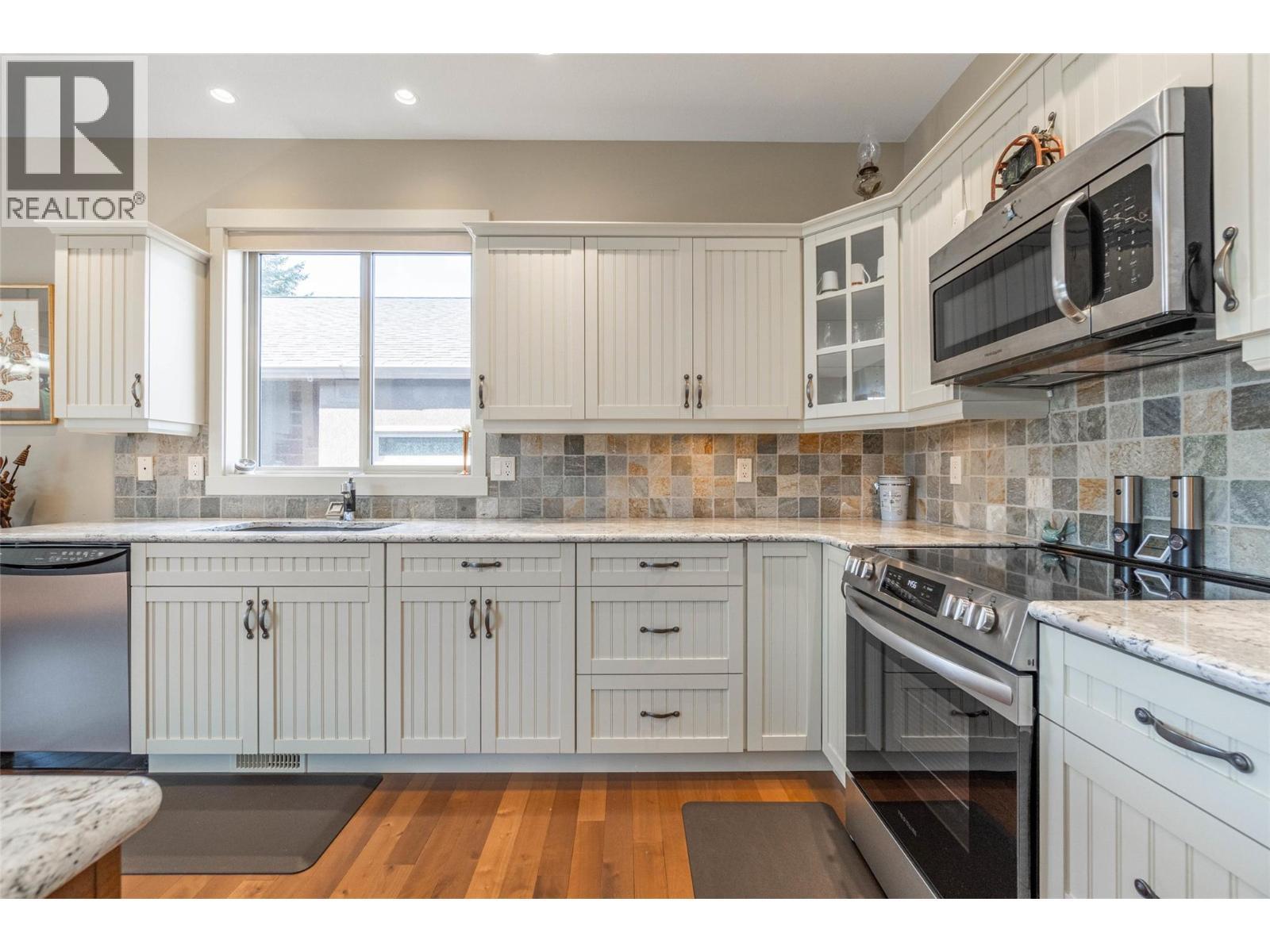 6833 Meadows Drive Unit# 28, Oliver, BC - Indoor Photo Showing Kitchen With Upgraded Kitchen