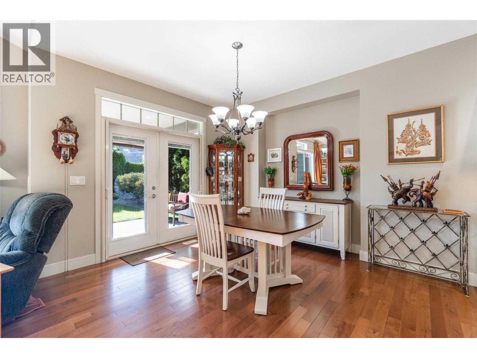 6833 Meadows Drive Unit# 28, Oliver, BC - Indoor Photo Showing Dining Room