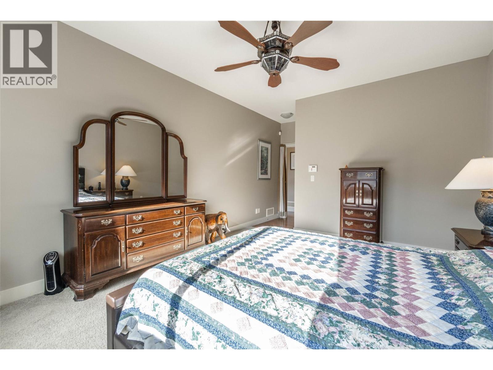 6833 Meadows Drive Unit# 28, Oliver, BC - Indoor Photo Showing Bedroom