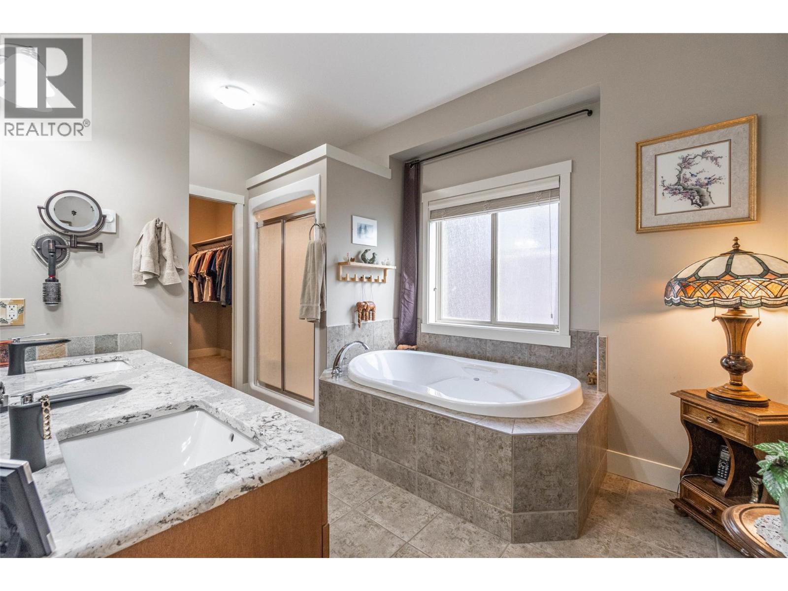 6833 Meadows Drive Unit# 28, Oliver, BC - Indoor Photo Showing Bathroom