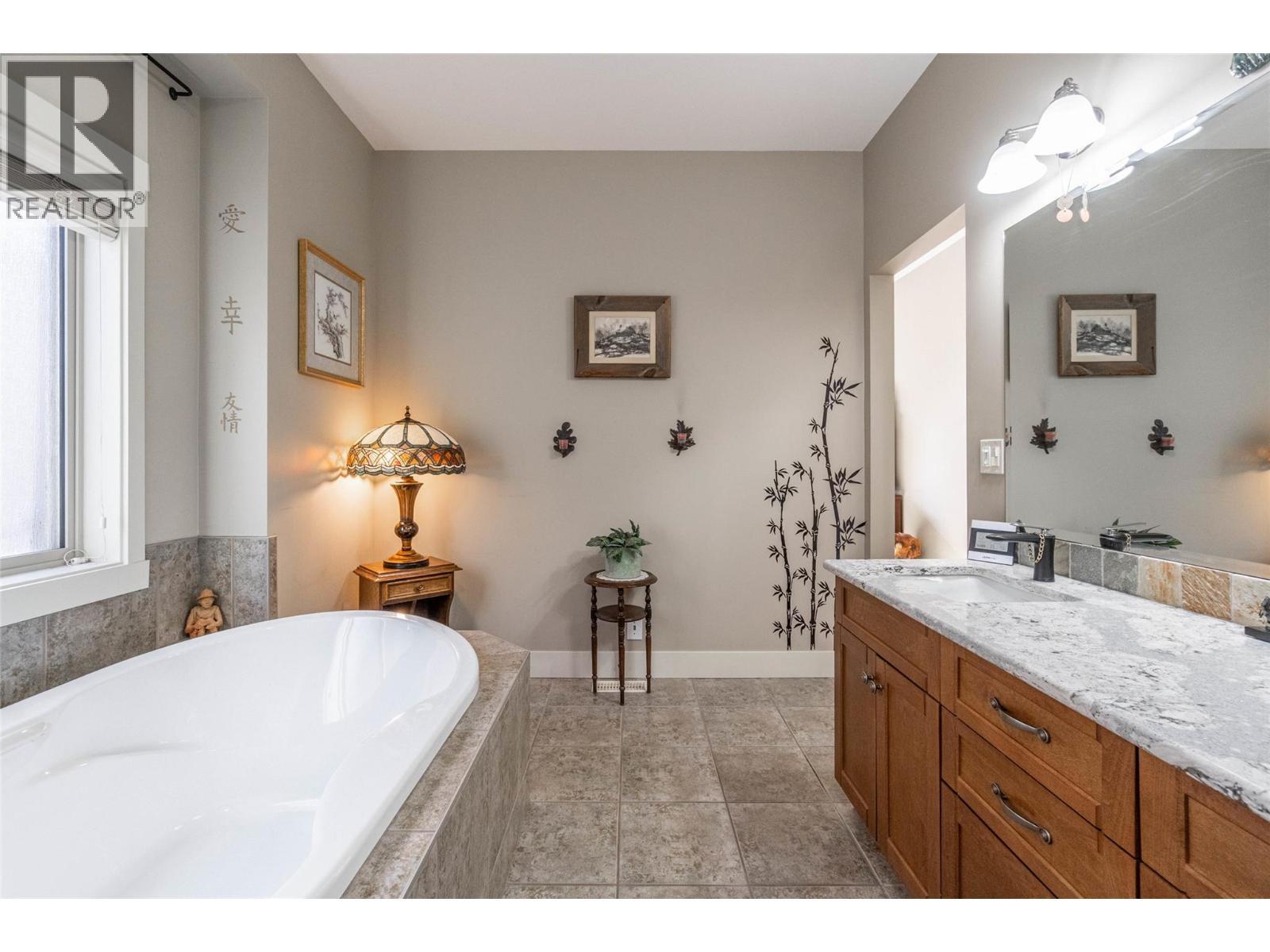 6833 Meadows Drive Unit# 28, Oliver, BC - Indoor Photo Showing Bathroom