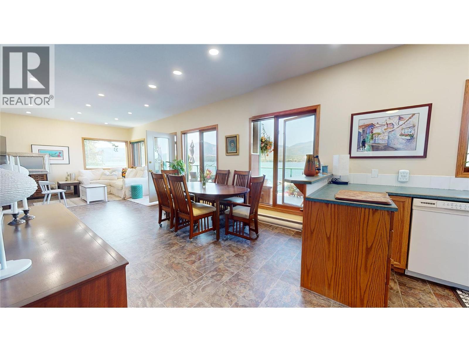 3935 Eagle Bay Rd. Road Unit# 1, Eagle Bay, BC - Indoor