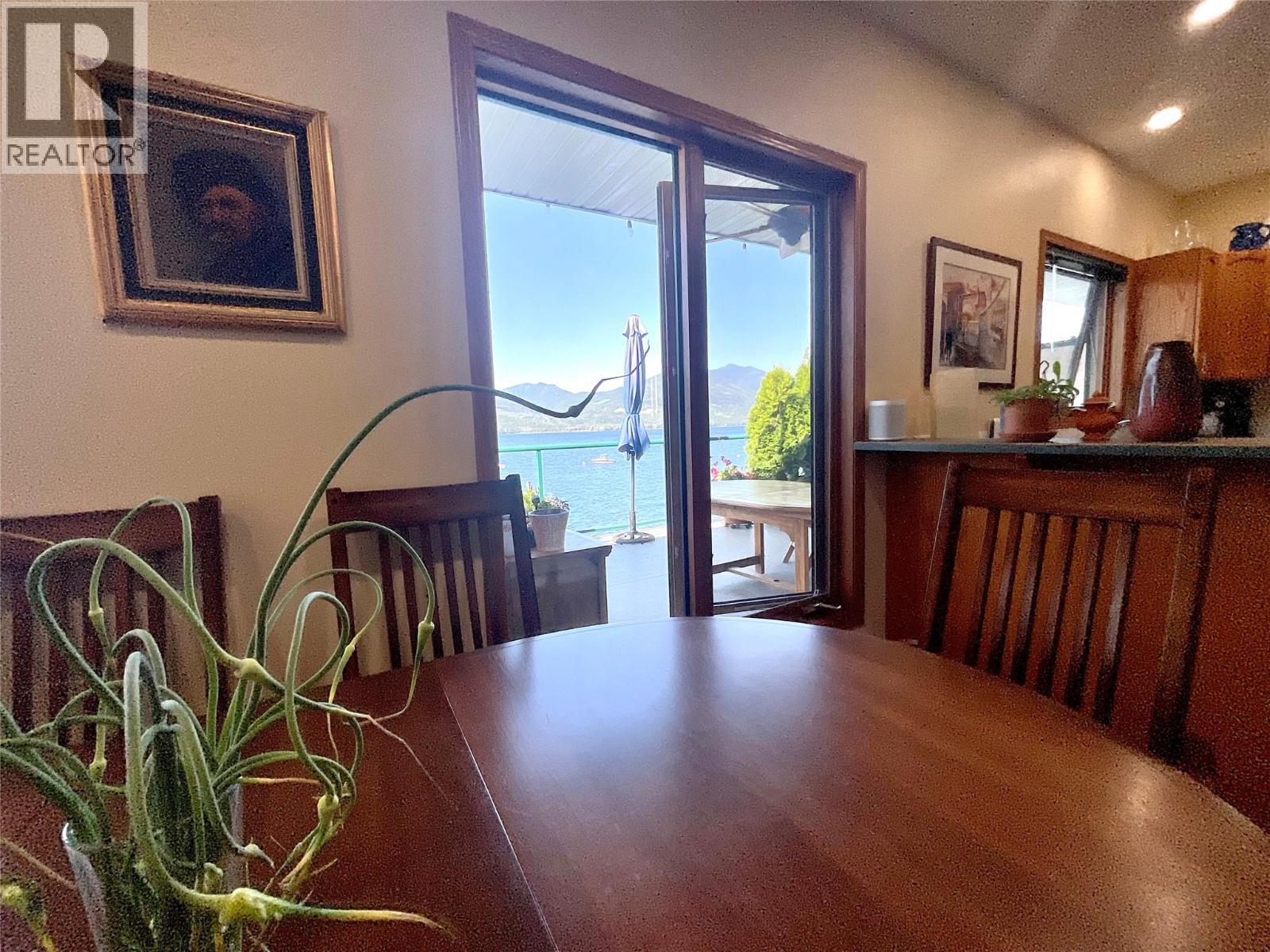 3935 Eagle Bay Rd. Road Unit# 1, Eagle Bay, BC - Indoor Photo Showing Dining Room