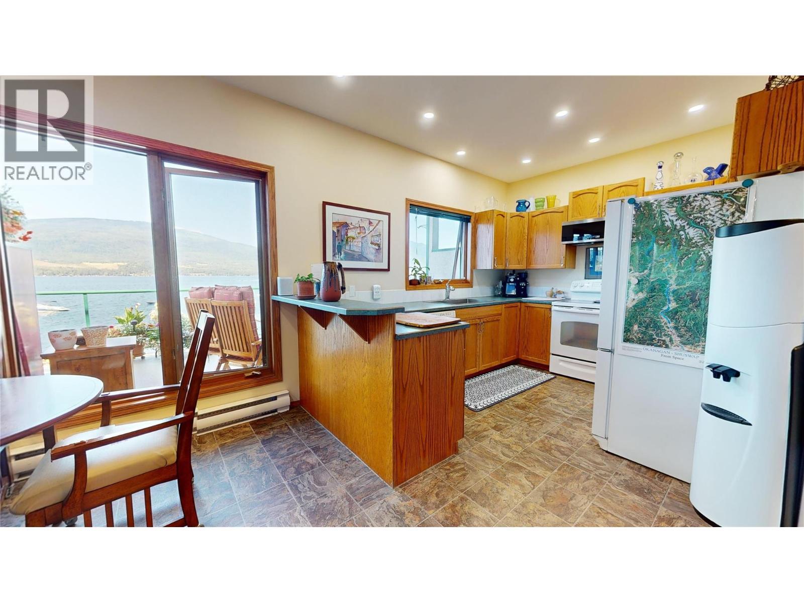 3935 Eagle Bay Rd. Road Unit# 1, Eagle Bay, BC - Indoor