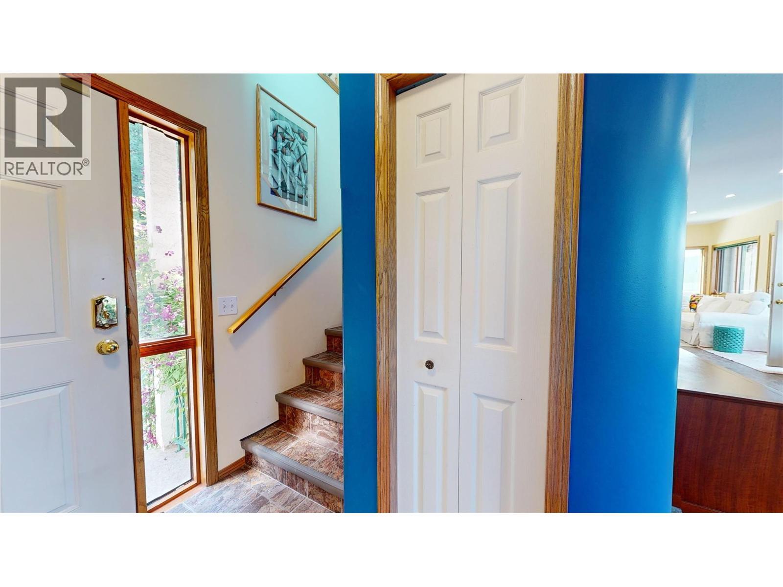 3935 Eagle Bay Rd. Road Unit# 1, Eagle Bay, BC - Indoor Photo Showing Other Room