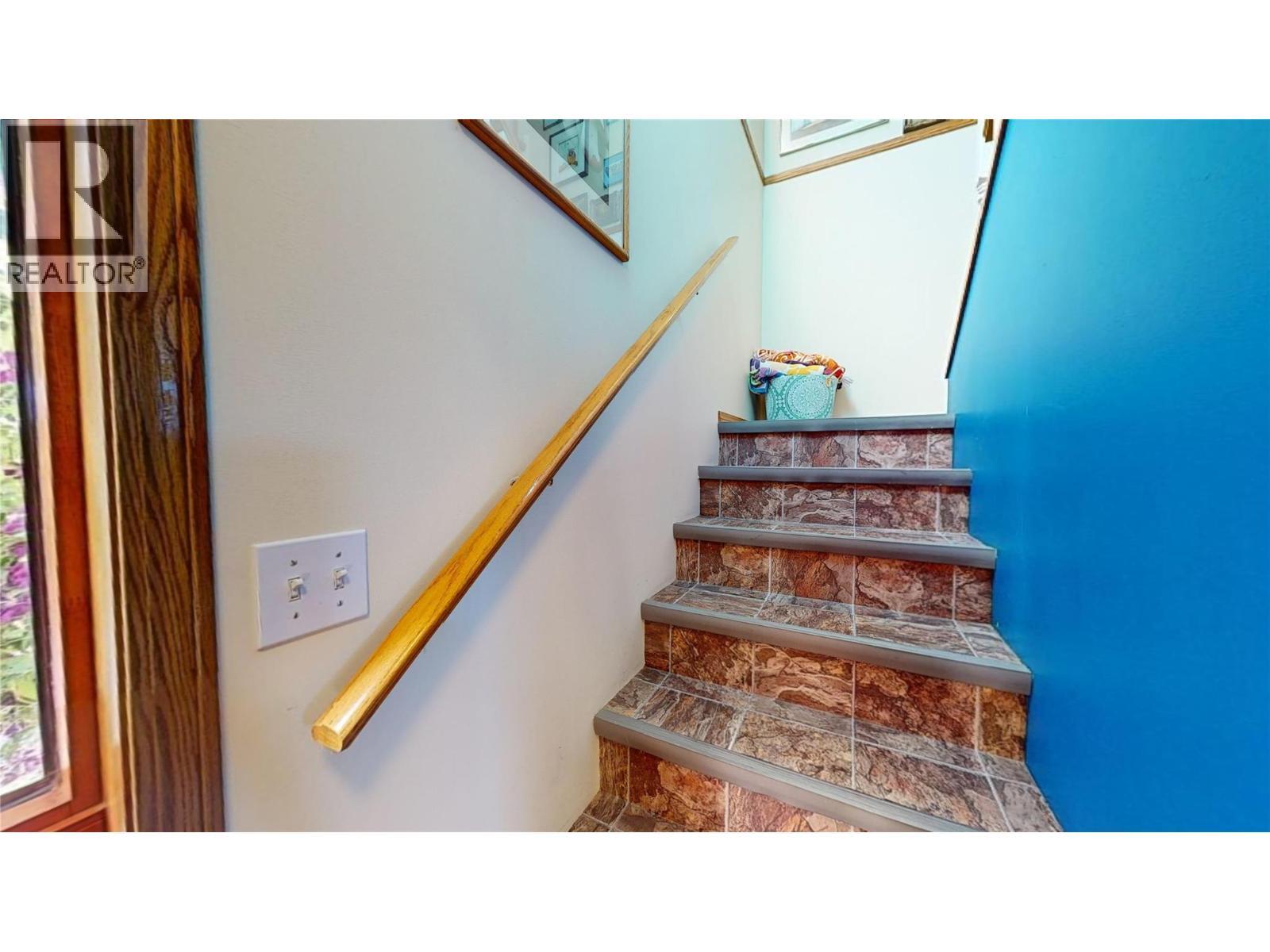 3935 Eagle Bay Rd. Road Unit# 1, Eagle Bay, BC - Indoor Photo Showing Other Room