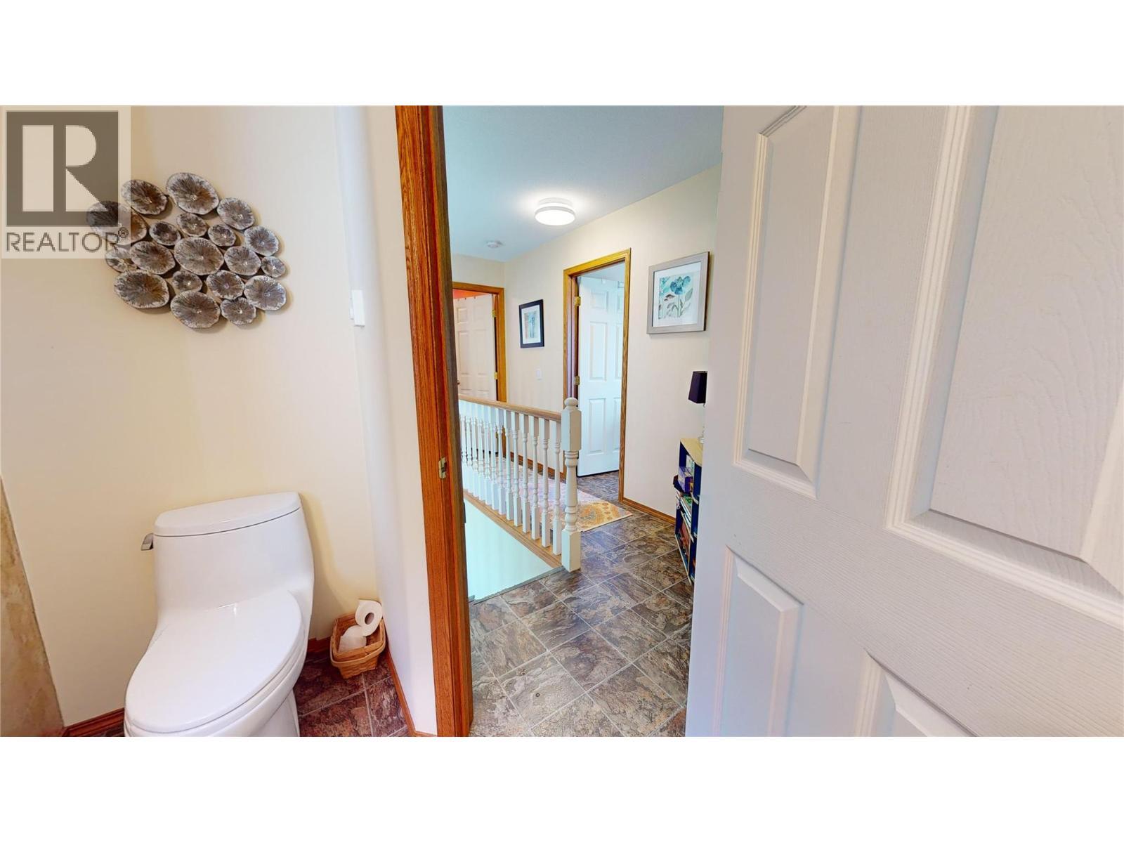 3935 Eagle Bay Rd. Road Unit# 1, Eagle Bay, BC - Indoor Photo Showing Bathroom