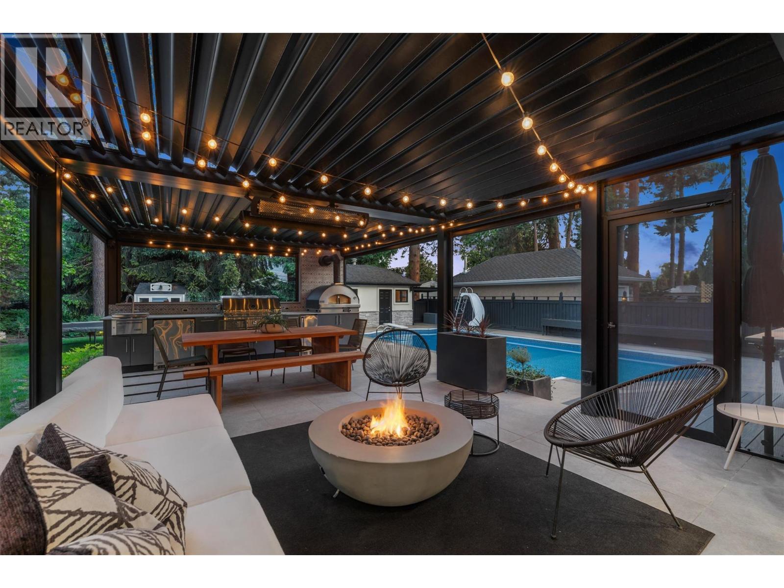 539 Metcalfe Avenue, Kelowna, BC - With Deck Patio Veranda With Exterior