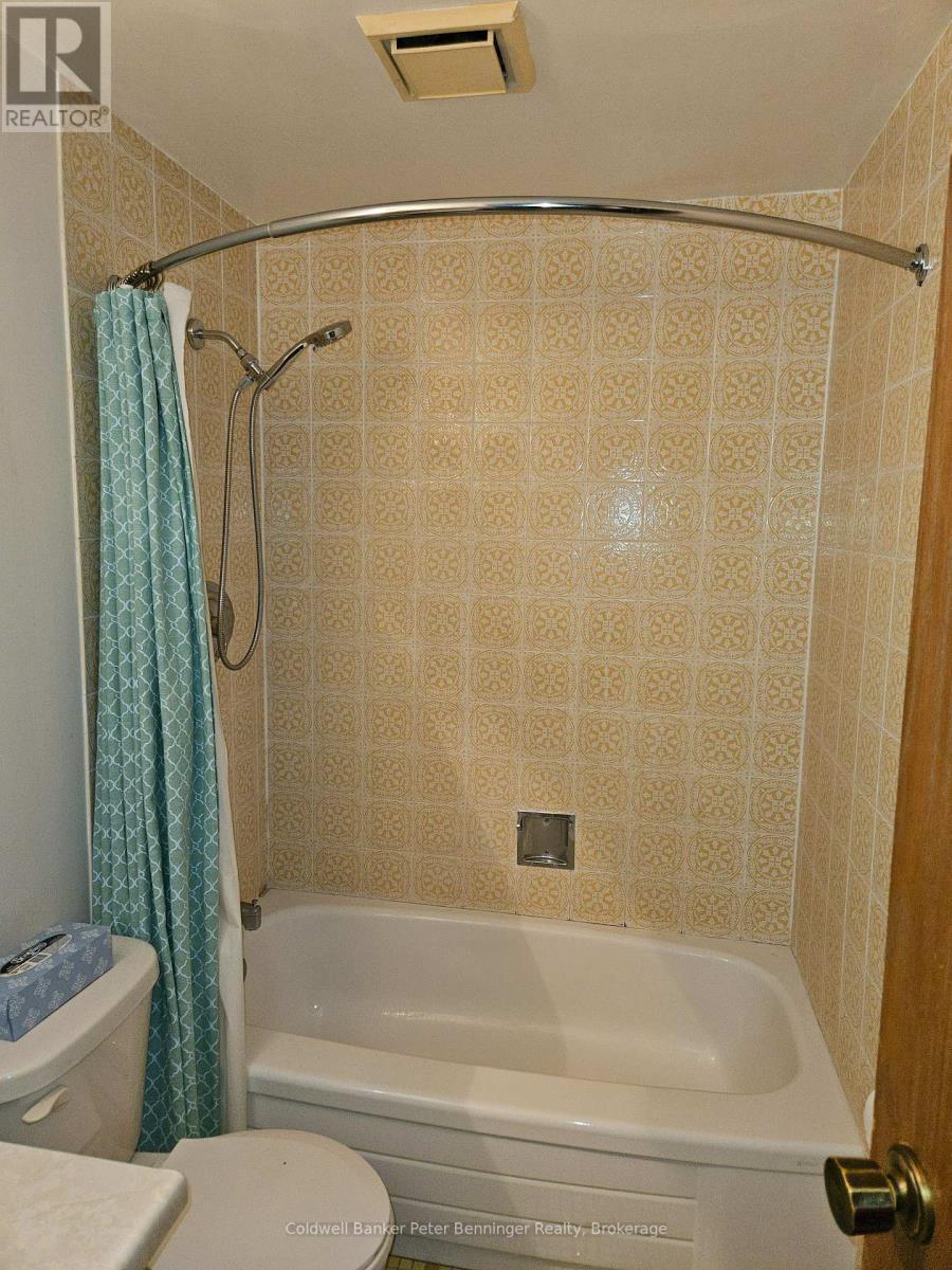 shower in bathroom - 102 - 4 Avalon Place, Kitchener, ON - Indoor Photo Showing Bathroom