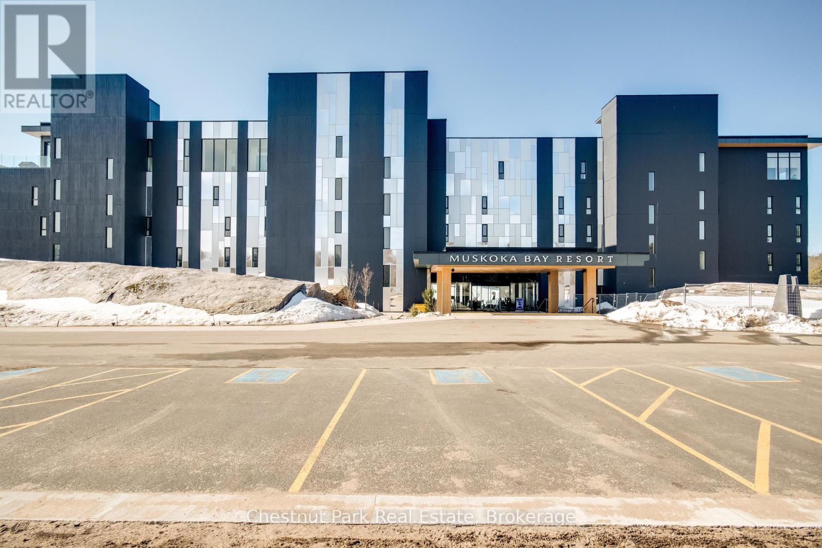 404 - 120 Carrick Trail, Gravenhurst (Muskoka (S)), ON - Outdoor