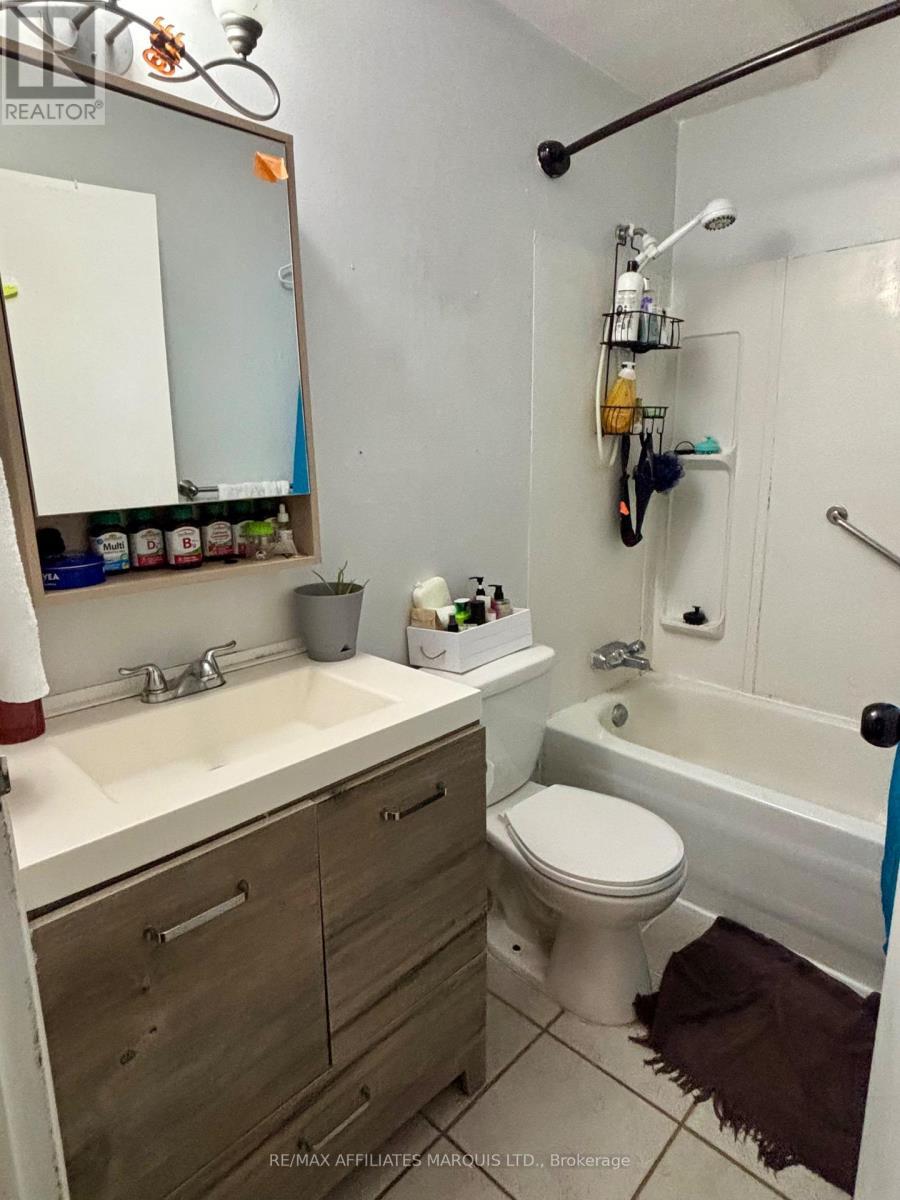 4 - 65 Race Street, Cornwall, ON - Indoor Photo Showing Bathroom