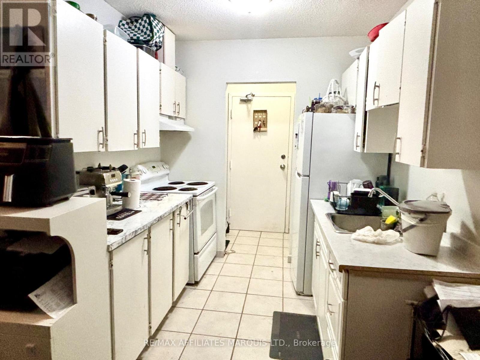 4 - 65 Race Street, Cornwall, ON - Indoor Photo Showing Kitchen