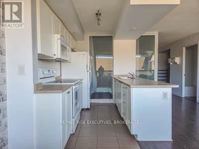 601 - 121 Queen Street, Kingston (East Of Sir John A. Blvd), ON - Indoor Photo Showing Kitchen