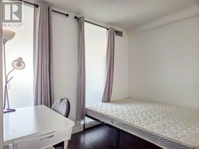 601 - 121 Queen Street, Kingston (East Of Sir John A. Blvd), ON - Indoor