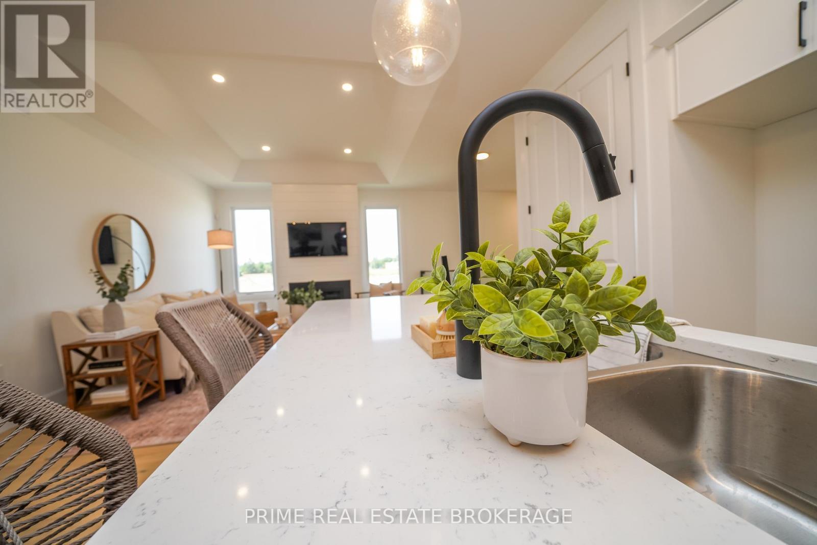 55 - 2 Coastal Crescent, Lambton Shores (Grand Bend), ON - Indoor