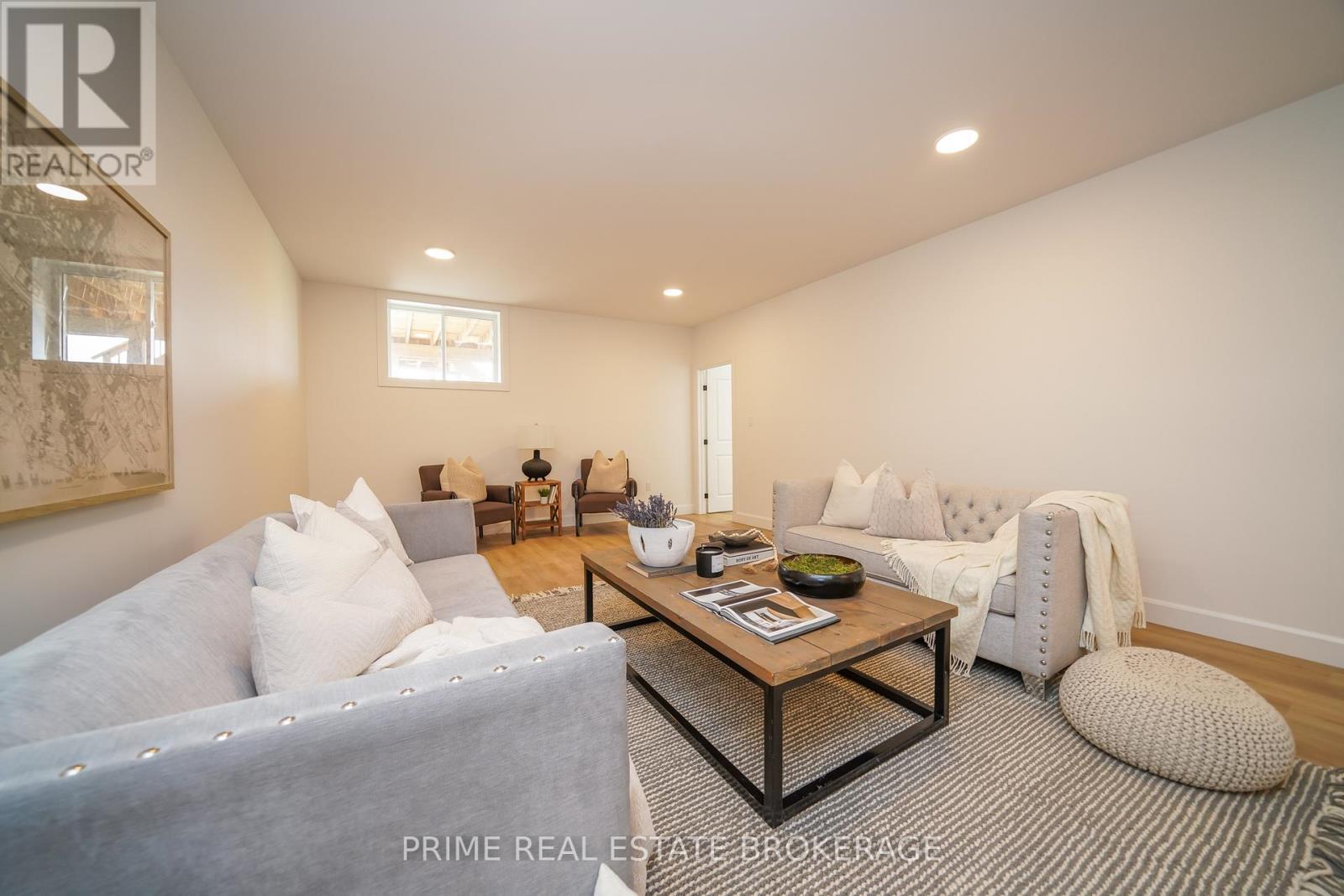 55 - 2 Coastal Crescent, Lambton Shores (Grand Bend), ON - Indoor Photo Showing Living Room