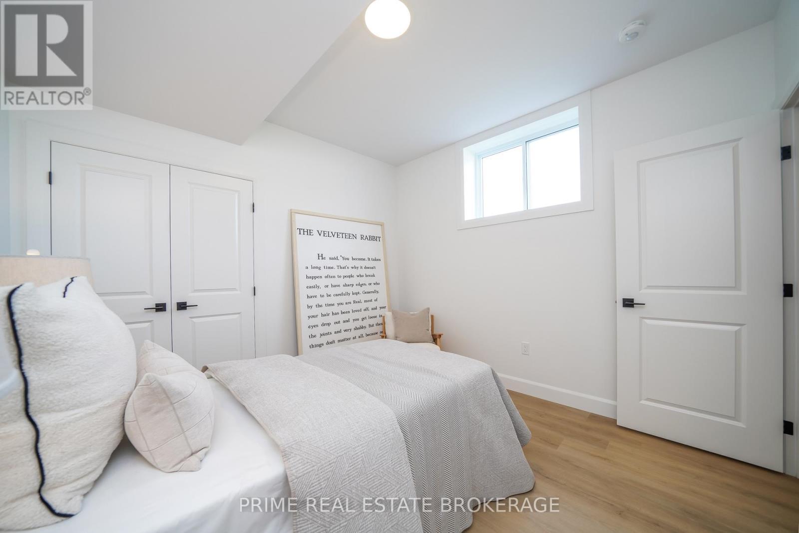 55 - 2 Coastal Crescent, Lambton Shores (Grand Bend), ON - Indoor Photo Showing Bedroom