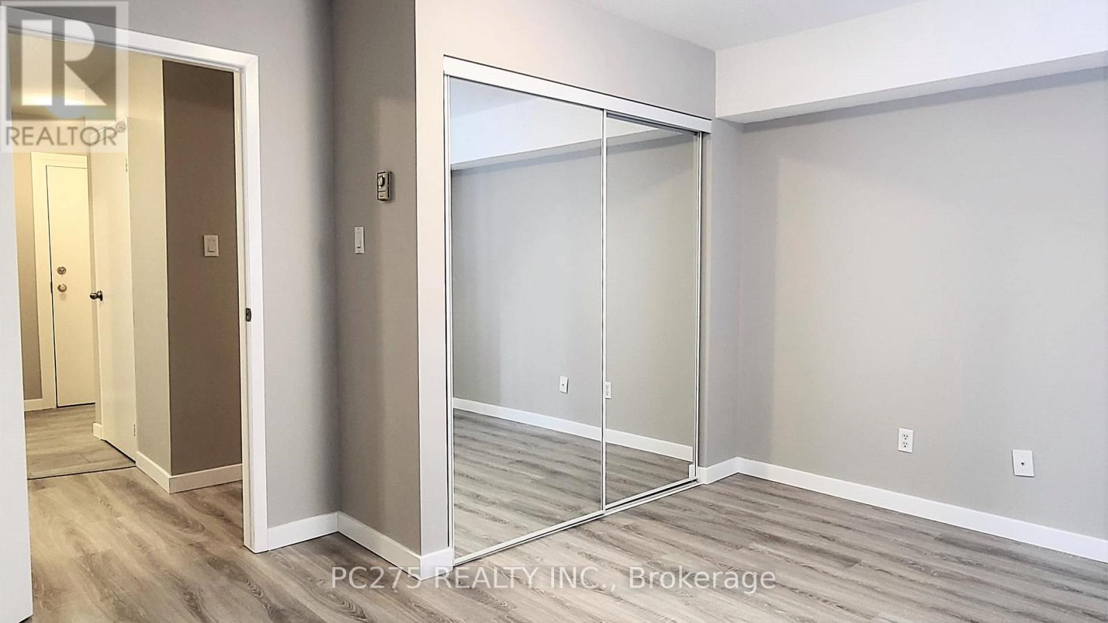 51 - 136 Conway Drive, London South (South X), ON - Indoor Photo Showing Other Room