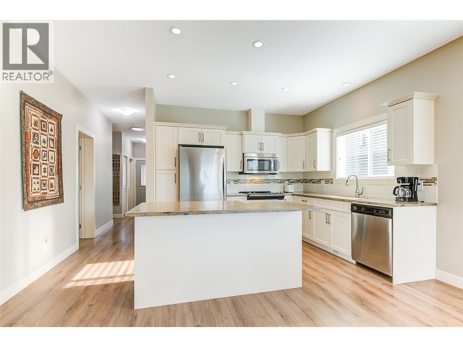 2064 Aspen Drive, Westbank, BC - Indoor Photo Showing Kitchen With Stainless Steel Kitchen With Upgraded Kitchen