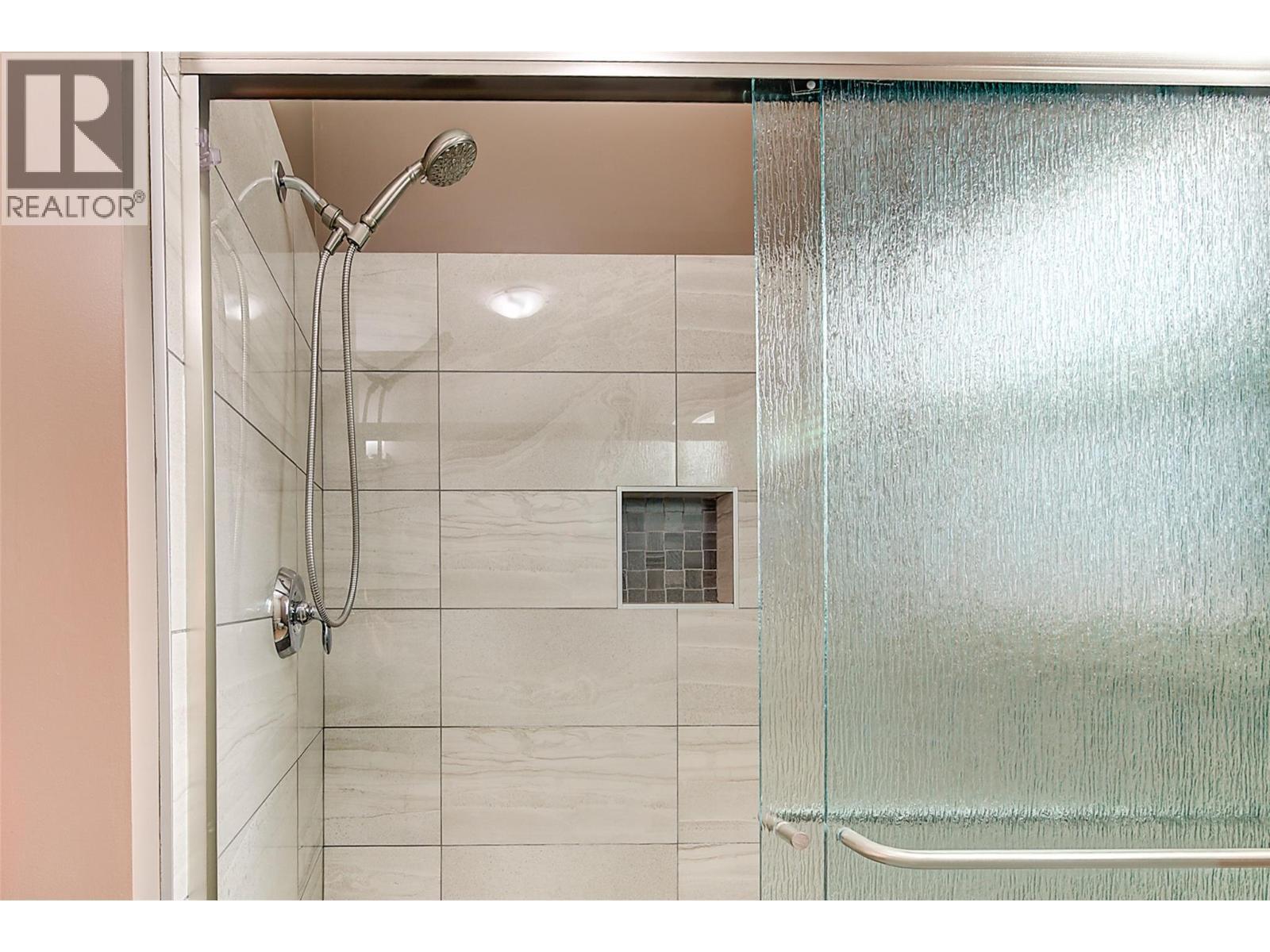 2064 Aspen Drive, Westbank, BC - Indoor Photo Showing Bathroom