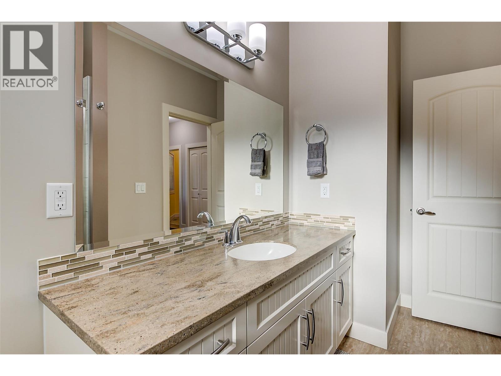 2064 Aspen Drive, Westbank, BC - Indoor Photo Showing Bathroom