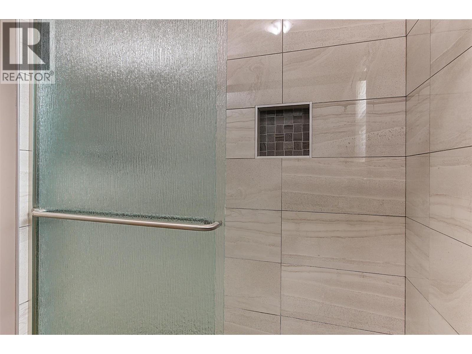 2064 Aspen Drive, Westbank, BC - Indoor Photo Showing Bathroom