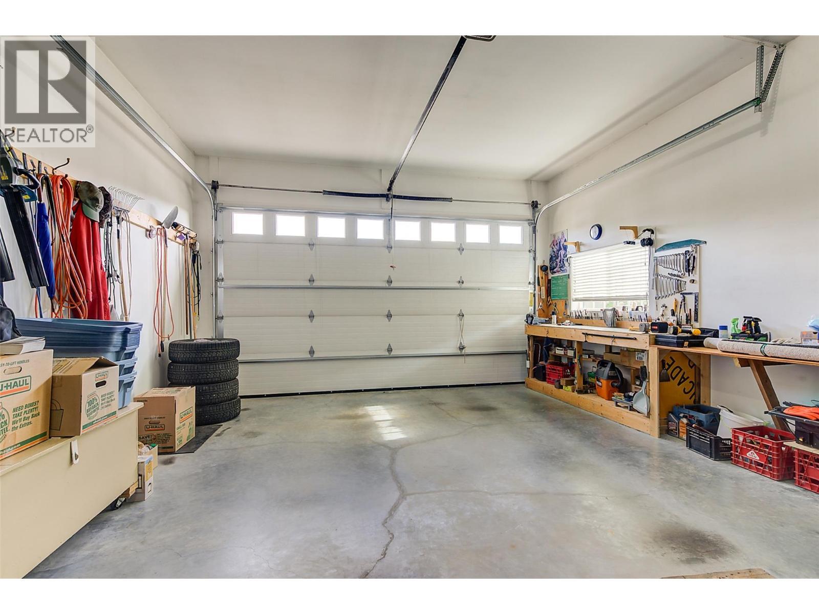 2064 Aspen Drive, Westbank, BC - Indoor Photo Showing Garage