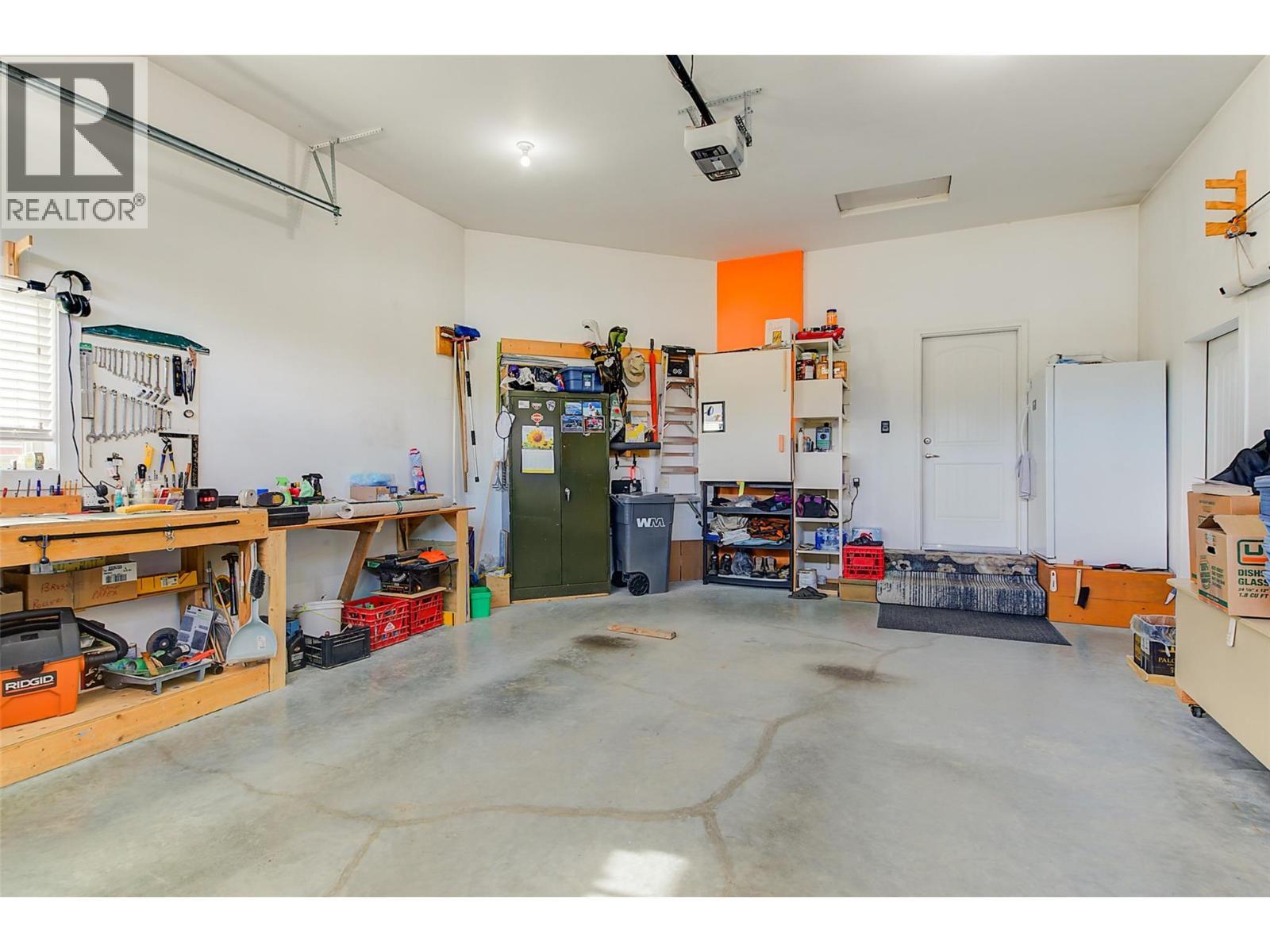 2064 Aspen Drive, Westbank, BC - Indoor Photo Showing Garage