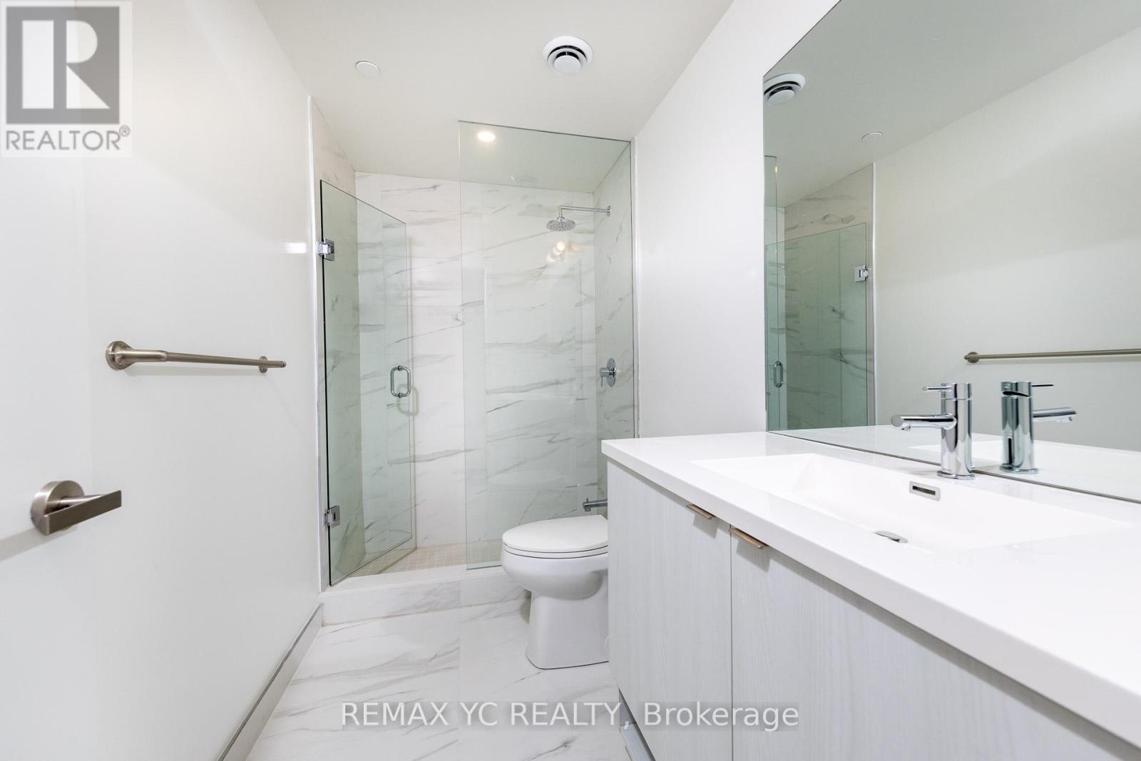 7108 - 138 Downes Street, Toronto, ON - Indoor Photo Showing Bathroom