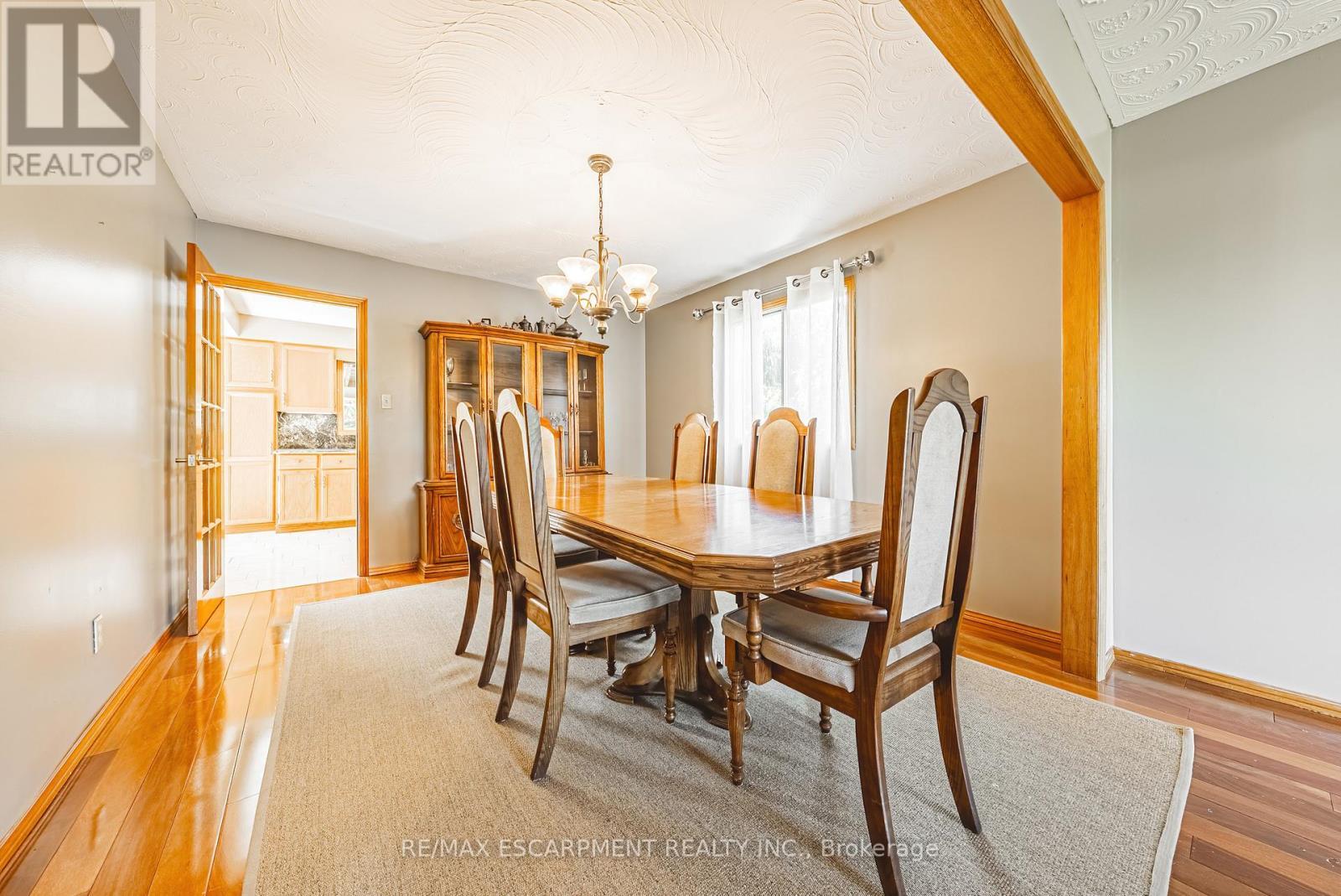 19 Glenhaven Court, Hamilton, ON - Indoor Photo Showing Dining Room