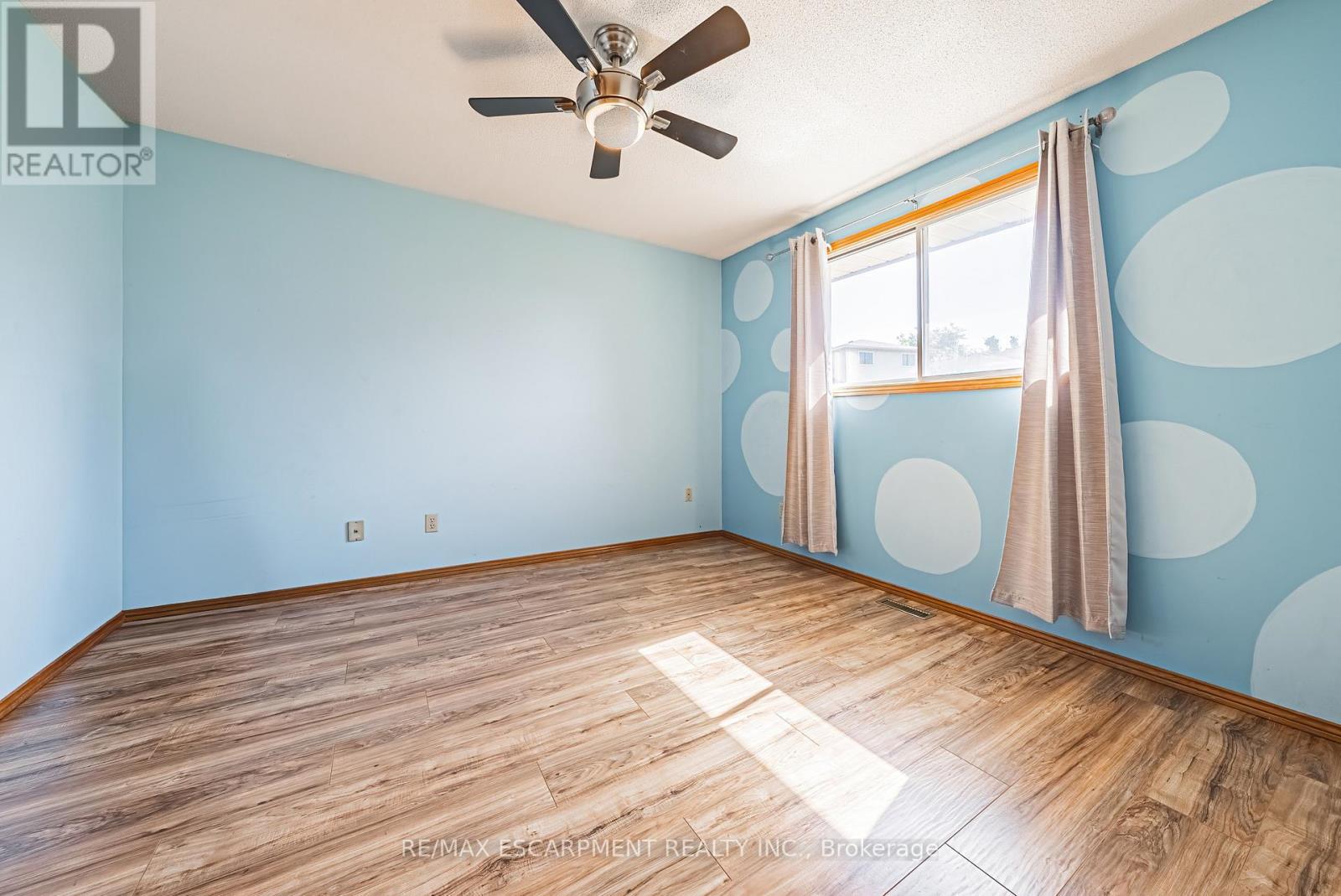 19 Glenhaven Court, Hamilton, ON - Indoor Photo Showing Other Room