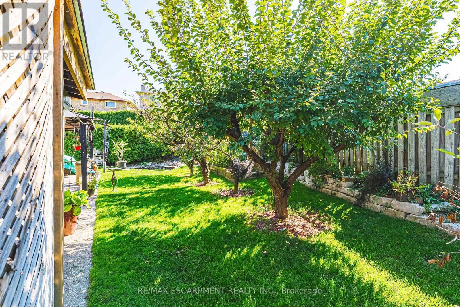 19 Glenhaven Court, Hamilton, ON - Outdoor