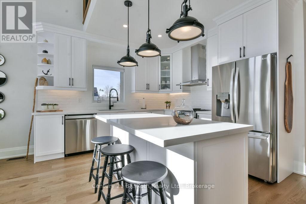 27 - 53 Dock Lane, Tay (Port Mcnicoll), ON - Indoor Photo Showing Kitchen With Upgraded Kitchen
