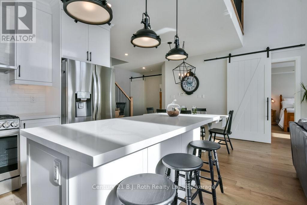 27 - 53 Dock Lane, Tay (Port Mcnicoll), ON - Indoor Photo Showing Kitchen With Upgraded Kitchen