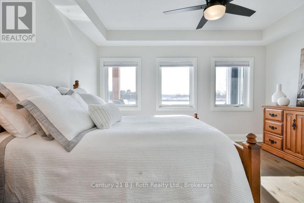 27 - 53 Dock Lane, Tay (Port Mcnicoll), ON - Indoor Photo Showing Bedroom
