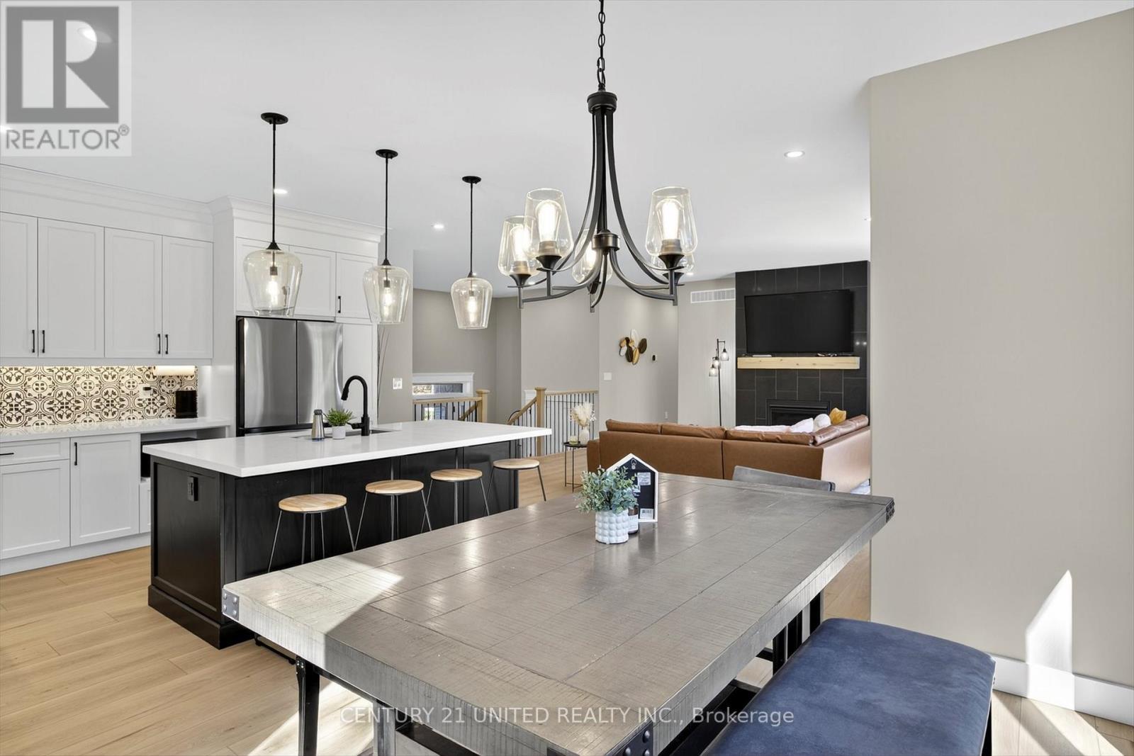 75 Riverside Boulevard, Trent Hills, ON - Indoor Photo Showing Dining Room