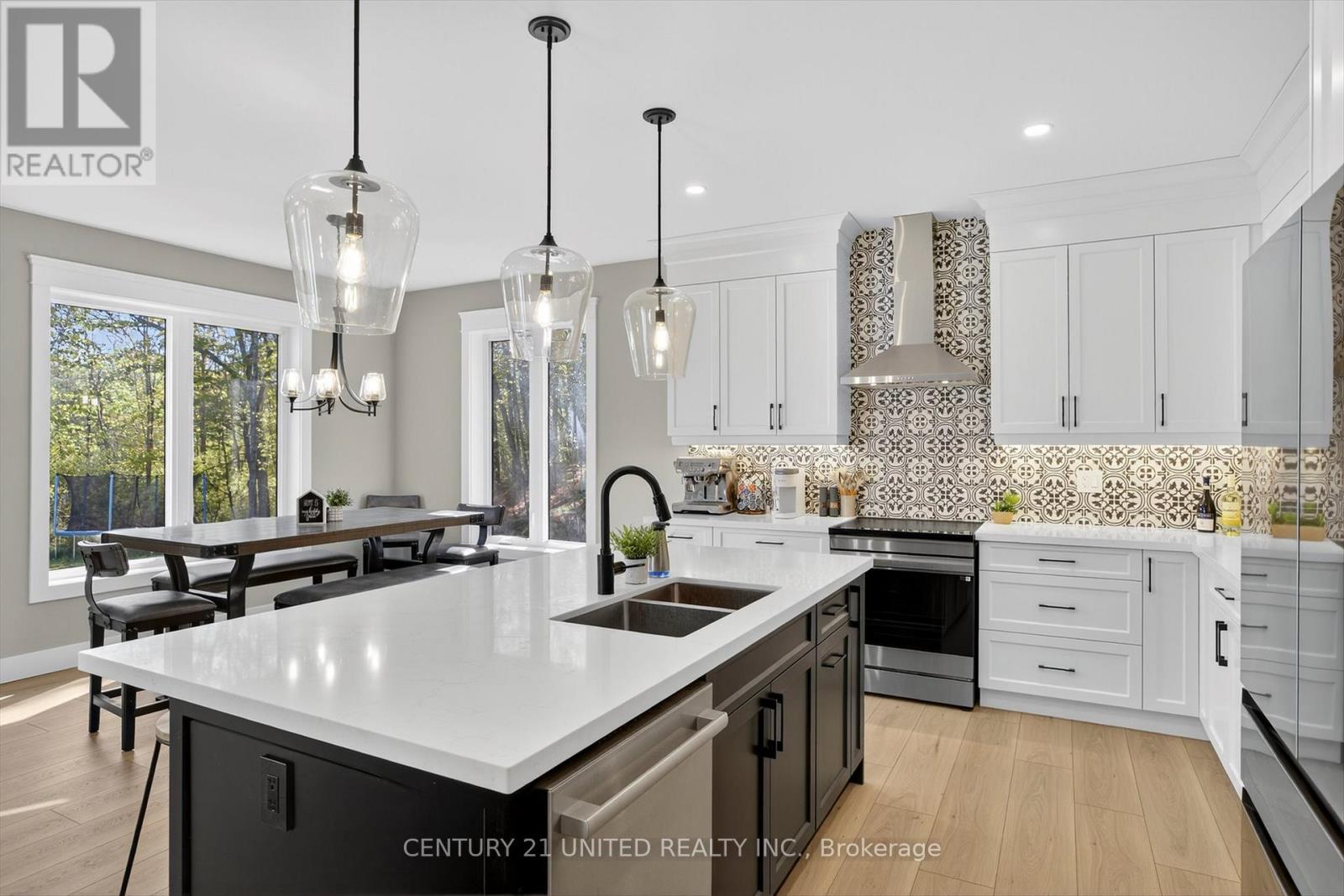 75 Riverside Boulevard, Trent Hills, ON - Indoor Photo Showing Kitchen With Double Sink With Upgraded Kitchen