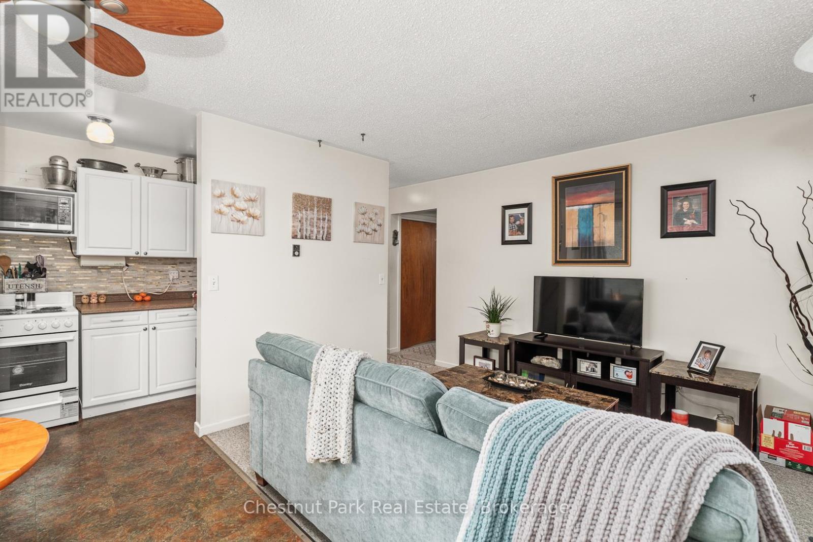 One Bedroom Upper Level - 84 Hiram Street, Bracebridge (Macaulay), ON - Indoor