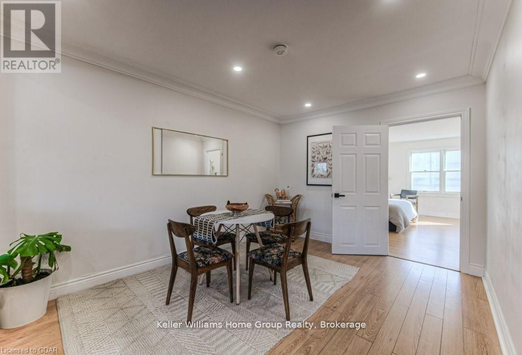 16A - 1085 Queens Boulevard, Kitchener, ON - Indoor Photo Showing Dining Room