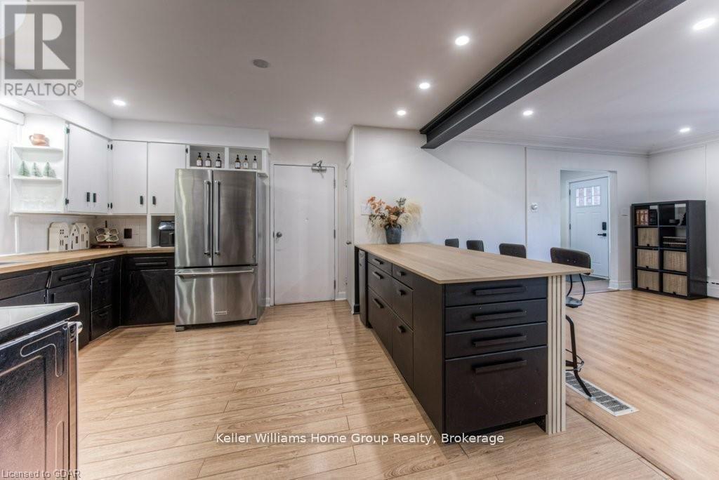 16A - 1085 Queens Boulevard, Kitchener, ON - Indoor Photo Showing Other Room