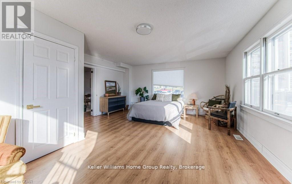 16A - 1085 Queens Boulevard, Kitchener, ON - Indoor Photo Showing Bedroom