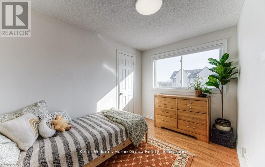 16A - 1085 Queens Boulevard, Kitchener, ON - Indoor Photo Showing Bedroom