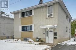 922 Pinewood Crescent -