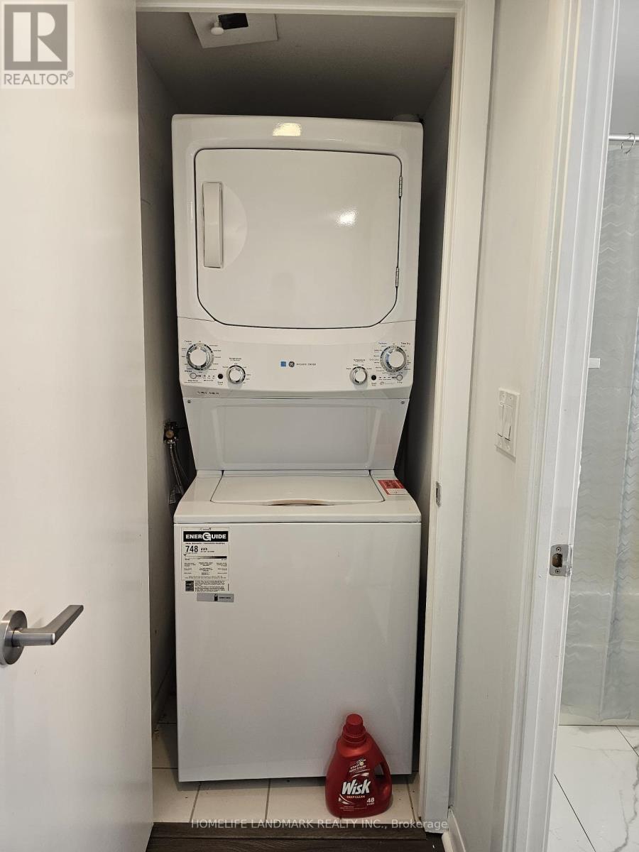 606 - 219 Fort York Boulevard, Toronto, ON - Indoor Photo Showing Laundry Room