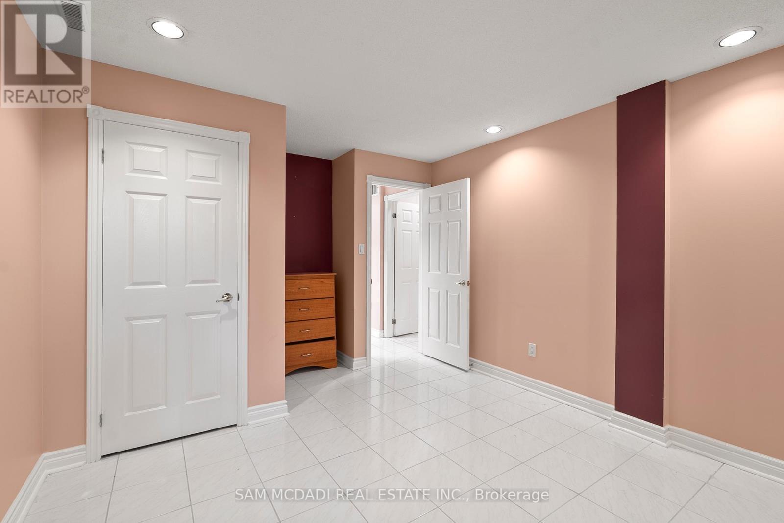 2339 Glengarry Road, Mississauga, ON - Indoor Photo Showing Other Room