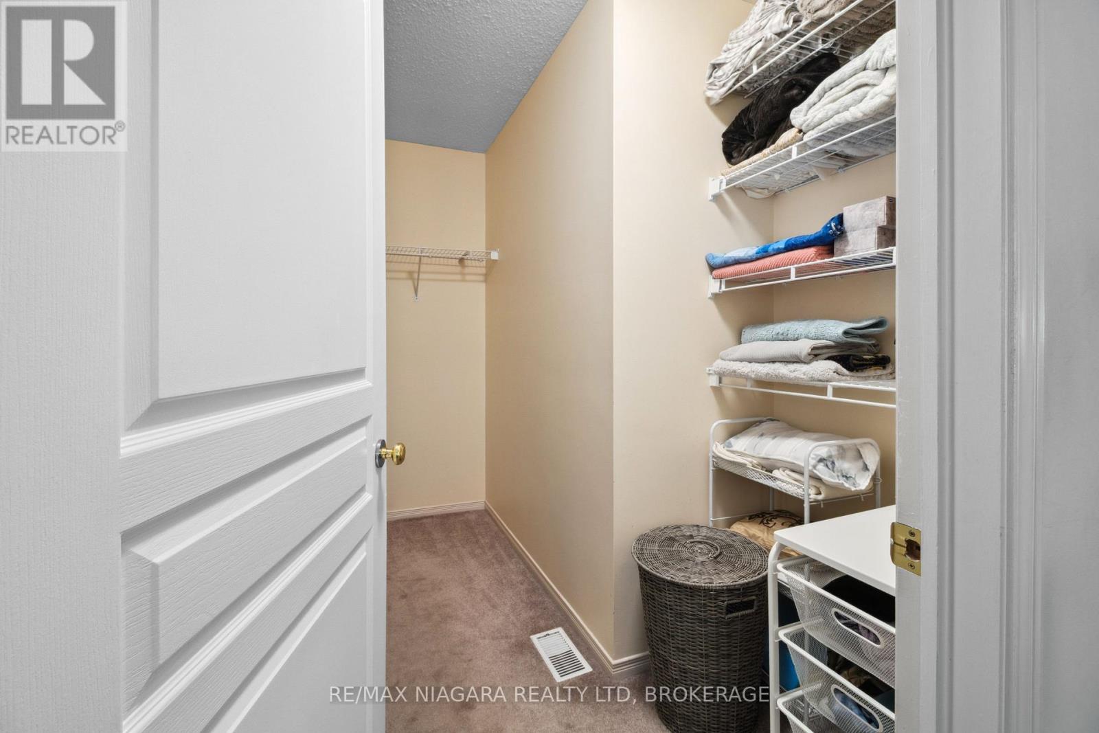 17 - 2684 Mewburn Road, Niagara Falls (Casey), ON - Indoor