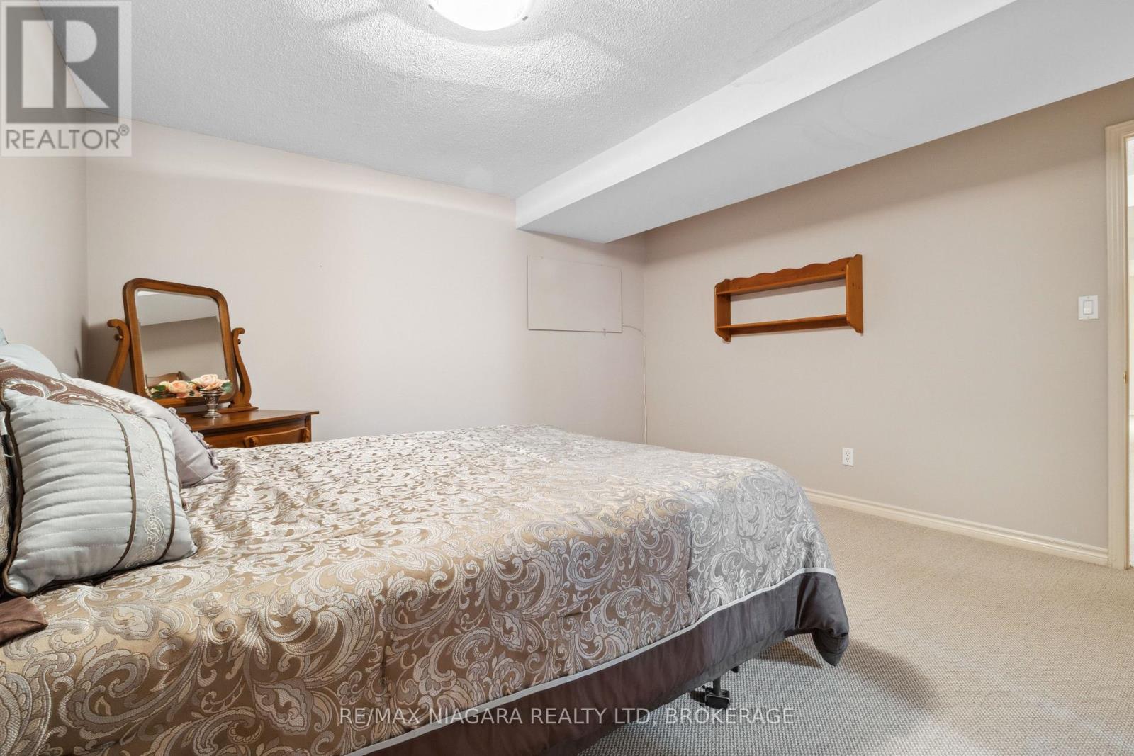 17 - 2684 Mewburn Road, Niagara Falls (Casey), ON - Indoor Photo Showing Bedroom